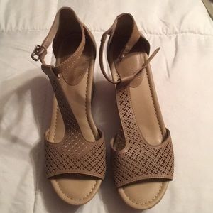 Kenneth Cole Wedges
